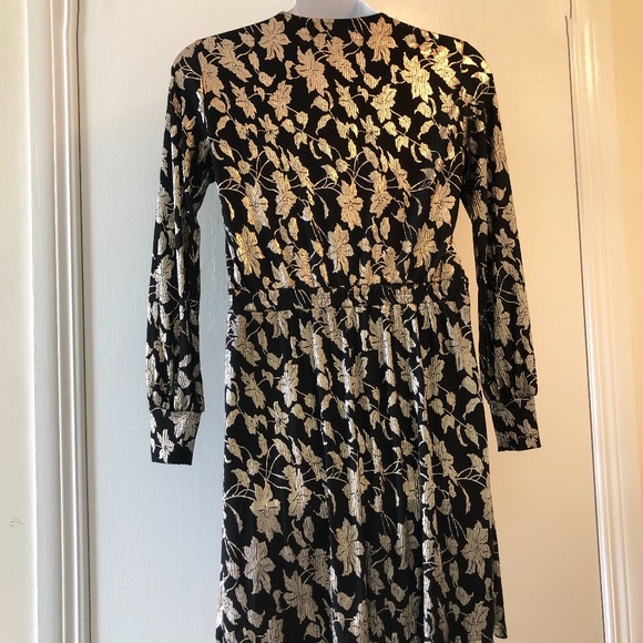 NWOT Black and Gold Faux Wrap Dress Size: Medium Vero Mode Brand - Picture 7 of 12